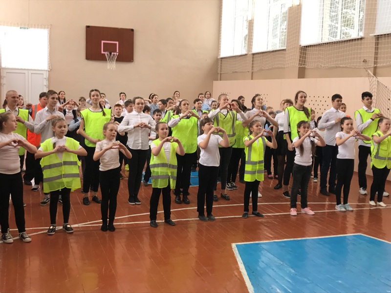
        Пензенские школьники выступили в поддержку всероссийского марафона #БезопаснаяСтранаЮИД     